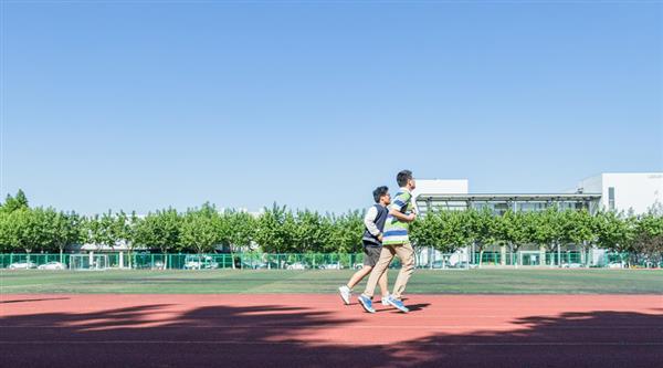 北京现代体育学院、航空乘务学院体育专业好不好？好就业吗？